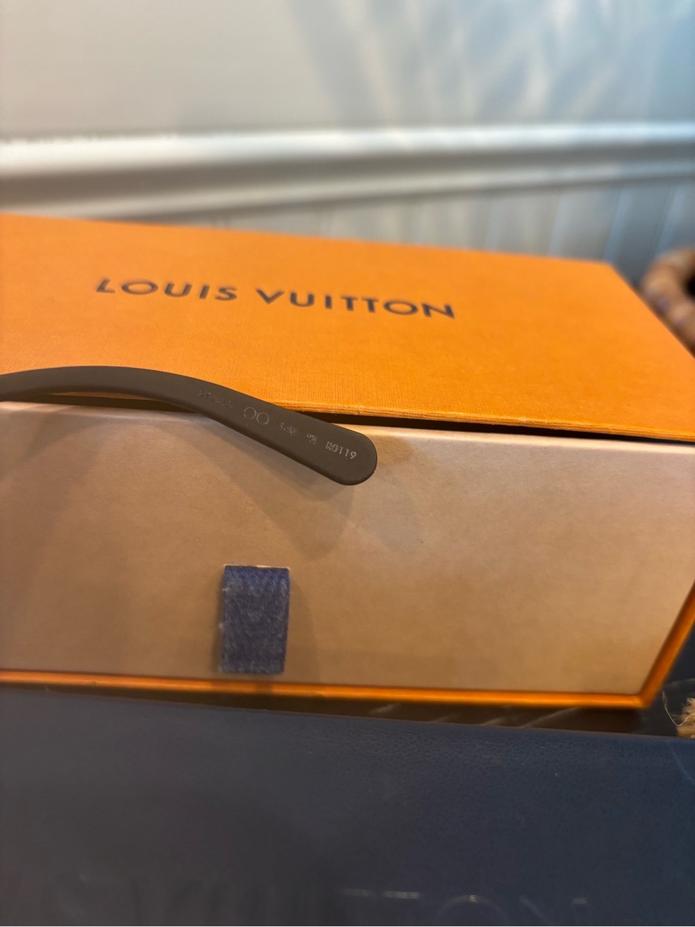 Louis Vuitton brown cat-eye sunglasses with gold stud accents. - Picture 6 of 12